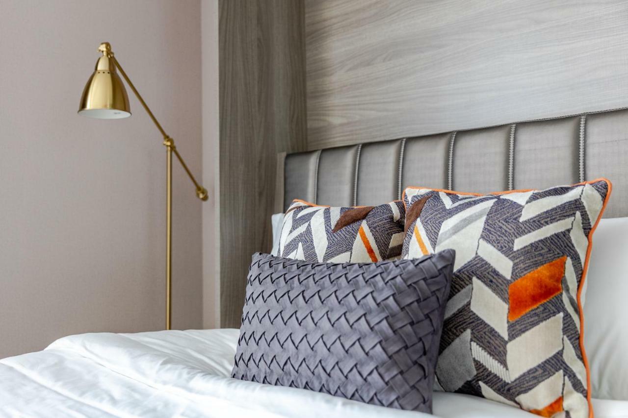 Sukhumvit Asok Modern Suite Bangkok Exterior photo